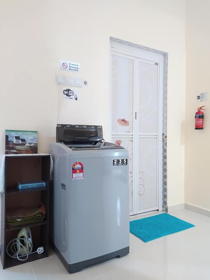 Topville Homestay Kangar Exterior photo